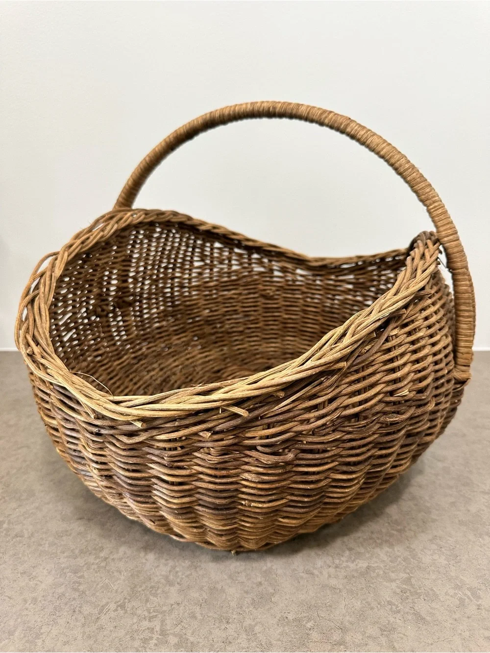 Large Vintage French-Style Woven Wicker Market & Gathering Basket Home Storage